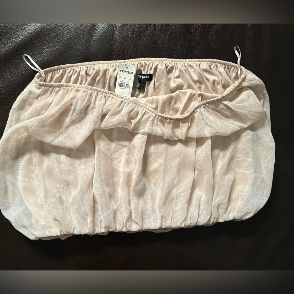 Express woman bubble tube top